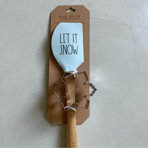 NWT Rae Dunn “Let it Snow” Spatula and Snowflake Cookie Cutter